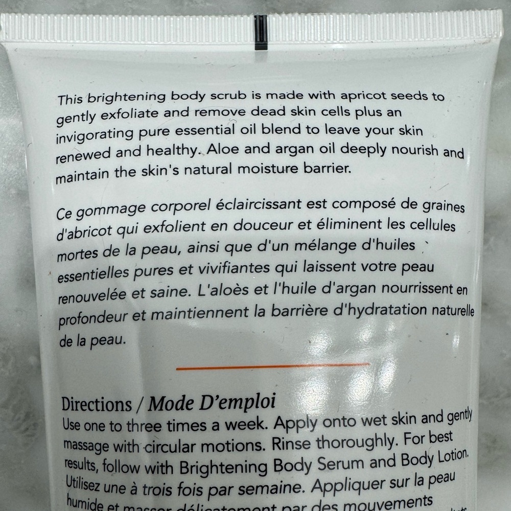 NWT Scentuals Brightening Body Scrub Vitamin C & Hyaluranic Acid 200ml/6.76fl oz - Picture 5 of 7